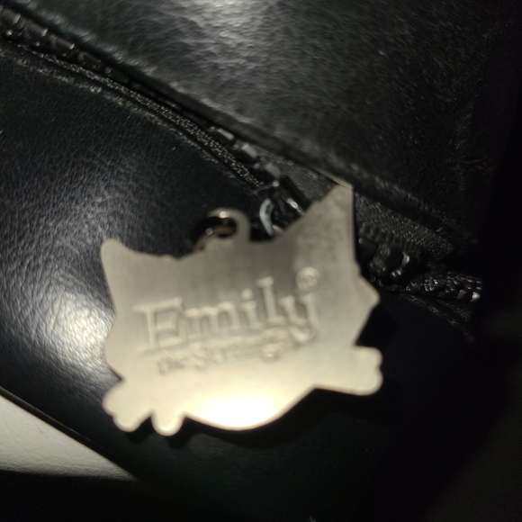 Vintage Emily The Strange Messenger Bag Never Used - Picture 11 of 16